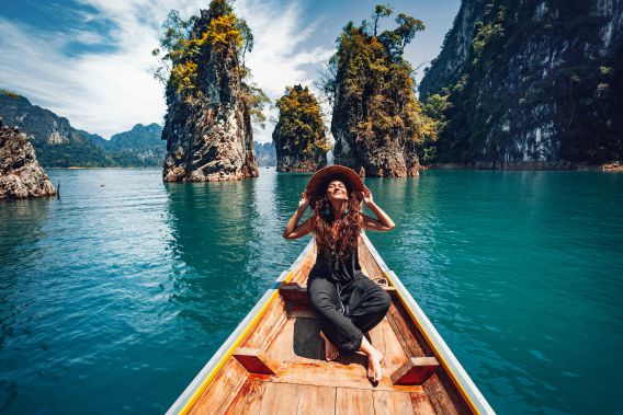 Top 7 reasons why travel makes people happy in life