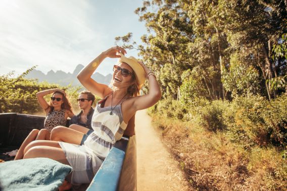 why travel makes people happy