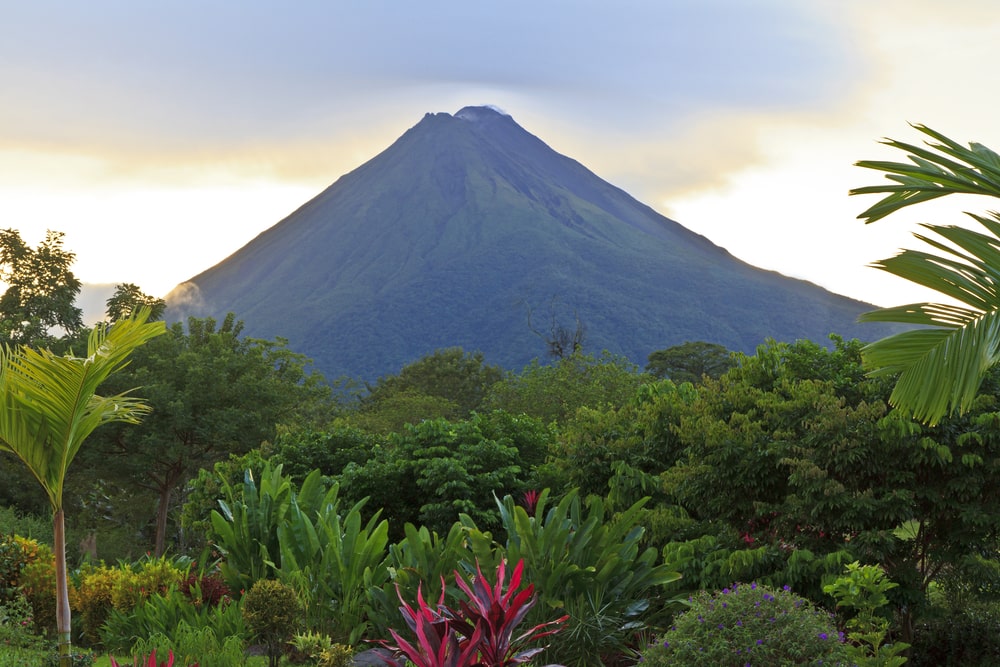 Volcan Arenal Costa Rica Travel alone to Costa Rica